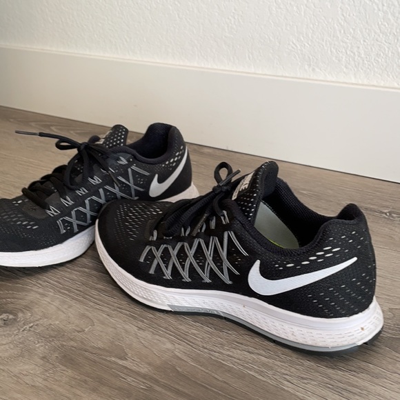 Nike running sneakers - Picture 2 of 4